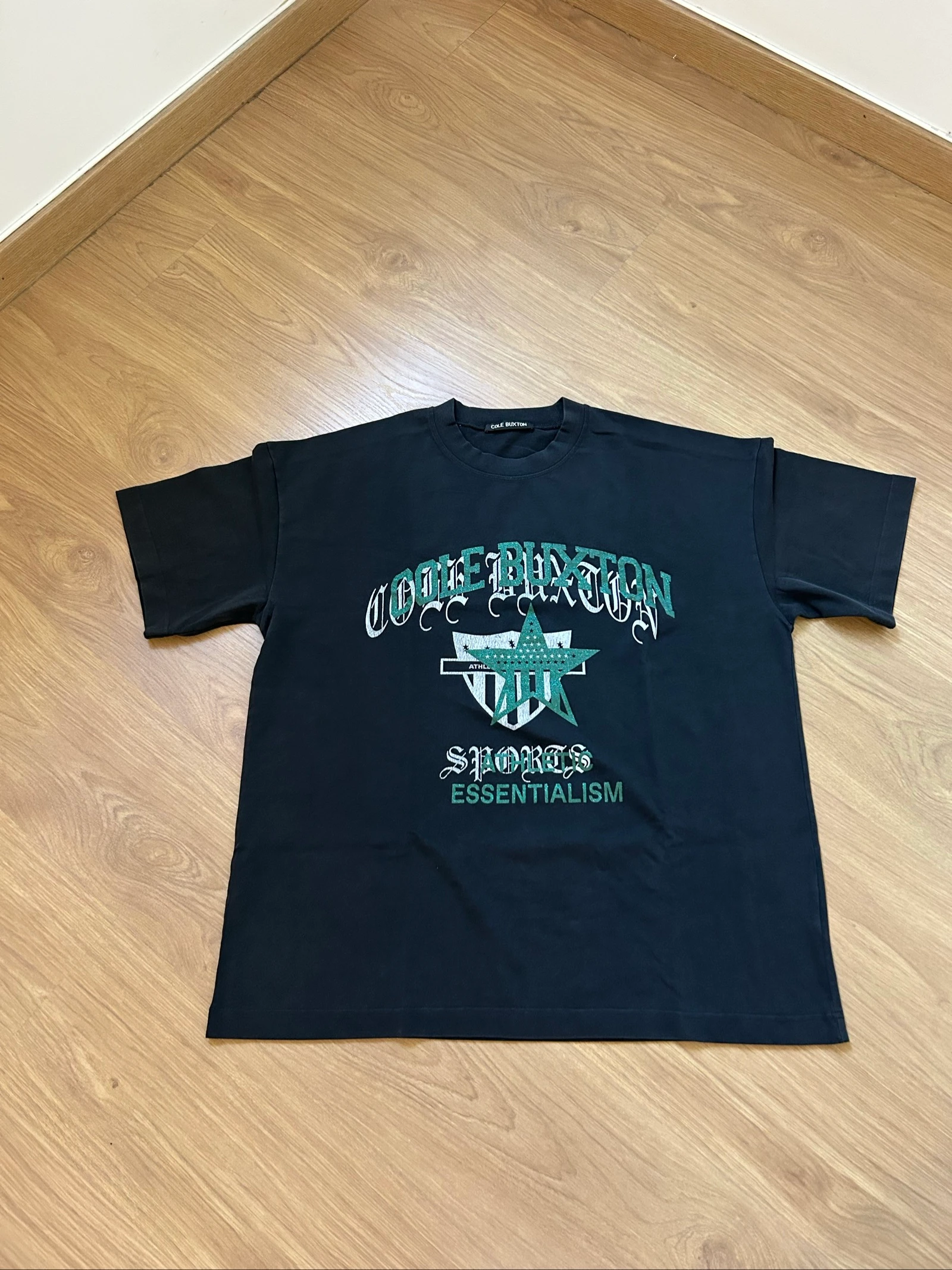 Cole Buxton  t-shirt L